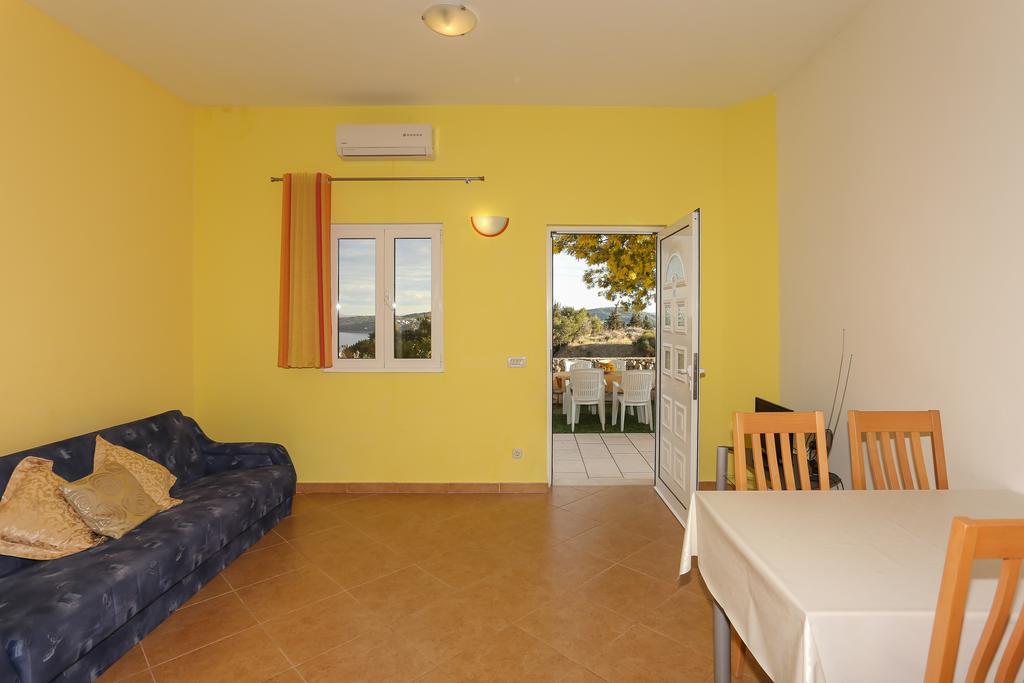 Apartments Meri Seget Vranjica Eksteriør bilde